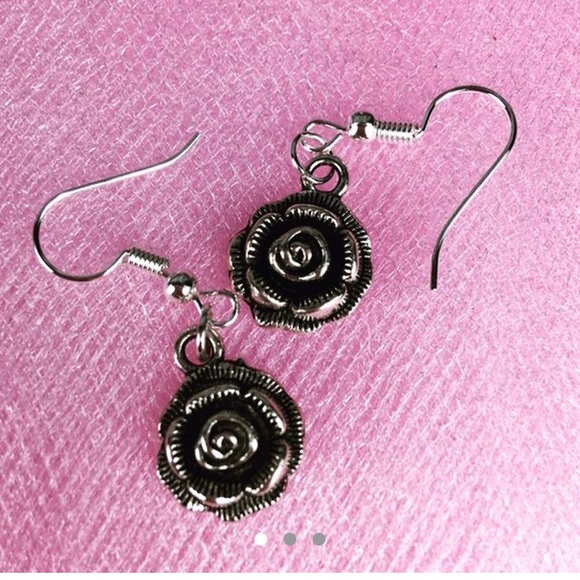 Jewelry - $3/$15 Silver Tone Rose Floral Dangle Earrings Jewelry - $3/$15 Silver Tone Rose Floral Dangle Earrings